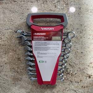 Husky 10-Piece SAE 12-Point Combination Wrench Set with Storage Rack‎